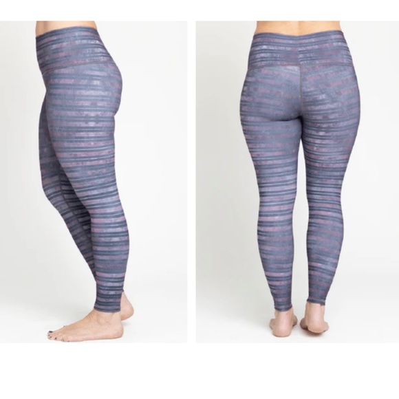 SOL & MANE Cora Concrete Stripe legging Size S/Msp Grey/Purple - Picture 2 of 3